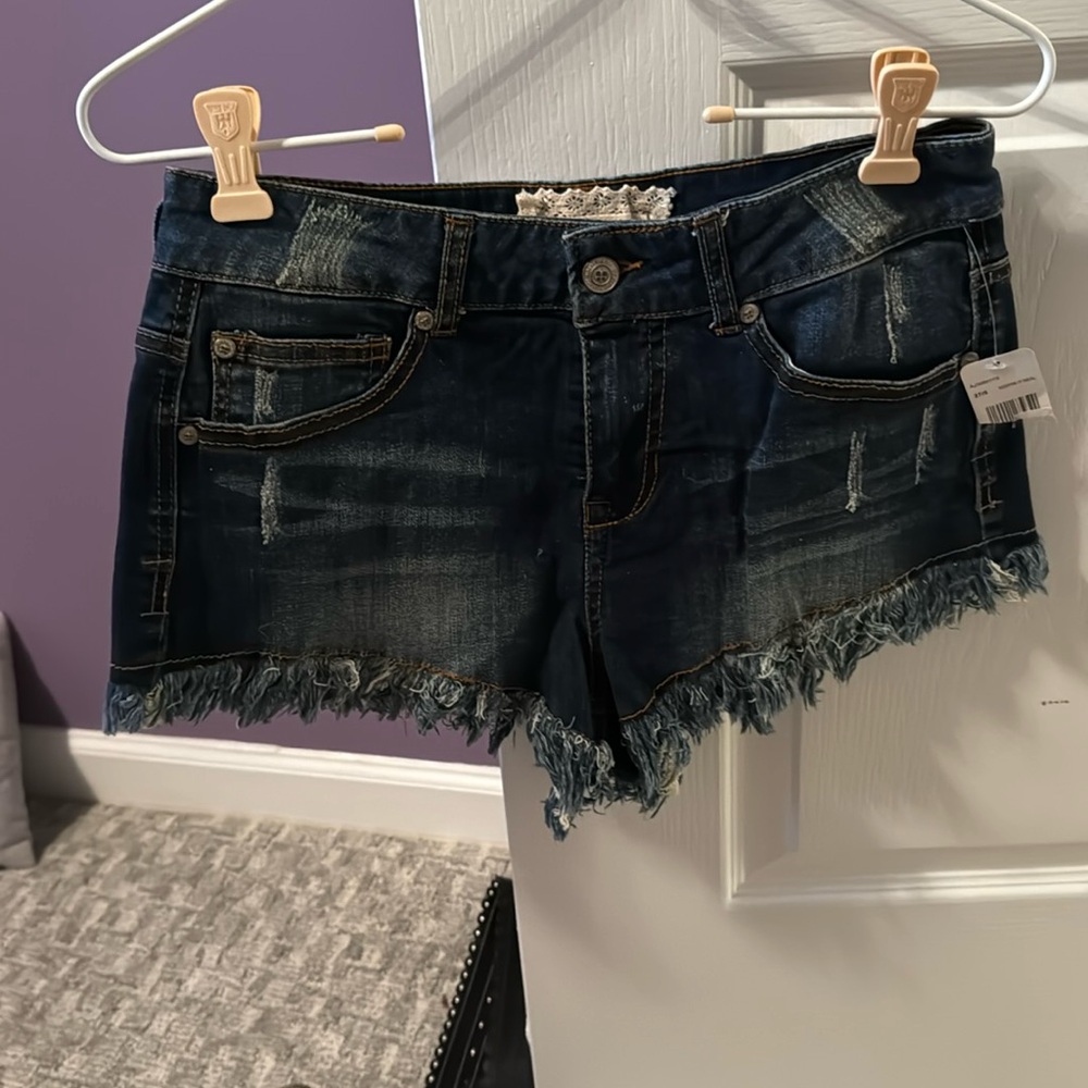 Juniors denim dark wash shorts